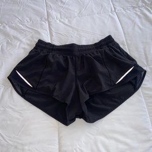 black lululemon hotty hot shorts low rise/2.5 inseam